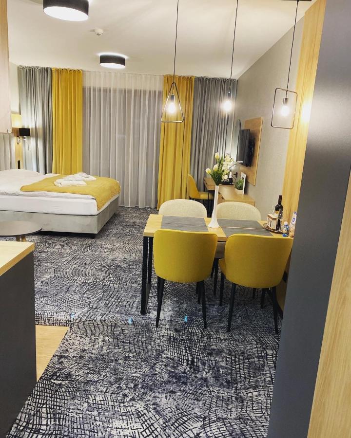 Luxapartmanbesenova Hotel Akvamarin 외부 사진